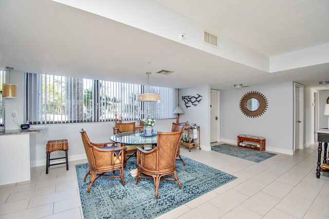 8200 Lakeshore Drive 2010, Hypoluxo, FL 33462