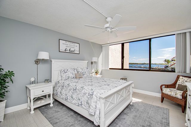 8200 Lakeshore Drive 2010, Hypoluxo, FL 33462