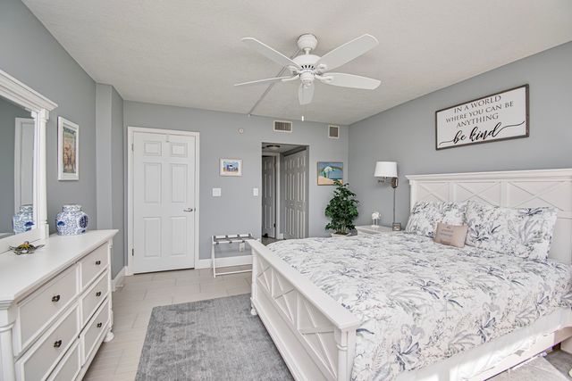 8200 Lakeshore Drive 2010, Hypoluxo, FL 33462