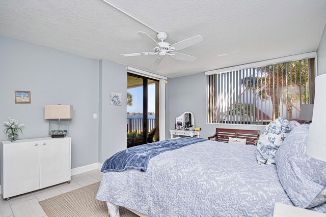 8200 Lakeshore Drive 2010, Hypoluxo, FL 33462