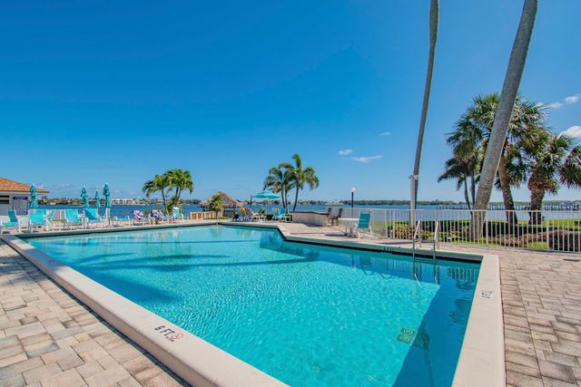 8200 Lakeshore Drive 2010, Hypoluxo, FL 33462