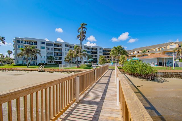 8200 Lakeshore Drive 2010, Hypoluxo, FL 33462