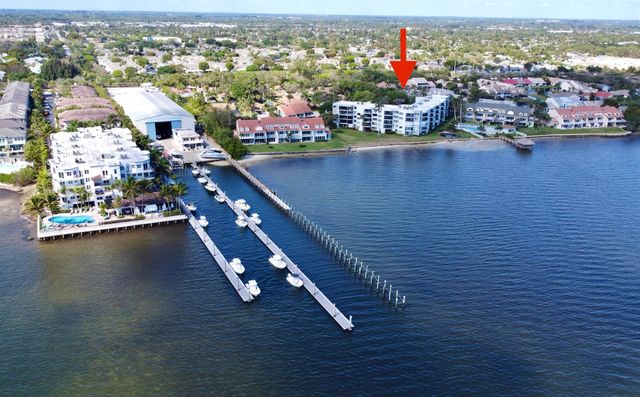 8200 Lakeshore Drive 2010, Hypoluxo, FL 33462