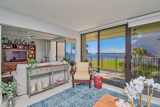 8200 Lakeshore Drive 2010, Hypoluxo, FL 33462