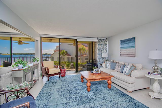 8200 Lakeshore Drive 2010, Hypoluxo, FL 33462