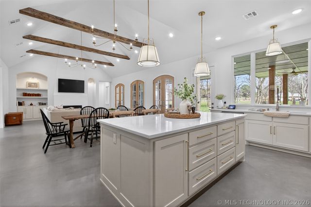 934 N 4389 Lane, Pryor, OK 74361