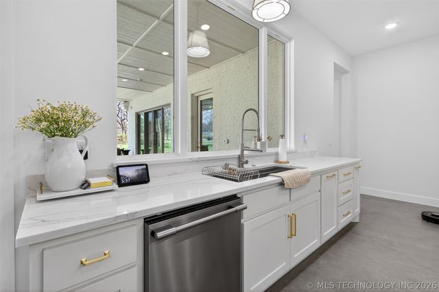 934 N 4389 Lane, Pryor, OK 74361