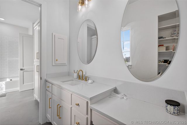 934 N 4389 Lane, Pryor, OK 74361