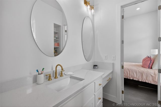 934 N 4389 Lane, Pryor, OK 74361