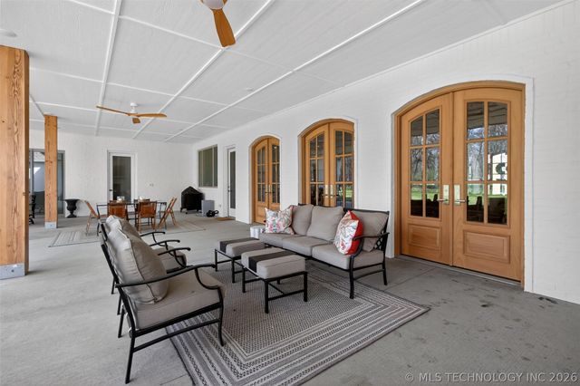 934 N 4389 Lane, Pryor, OK 74361