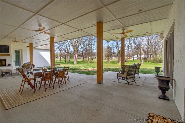 934 N 4389 Lane, Pryor, OK 74361