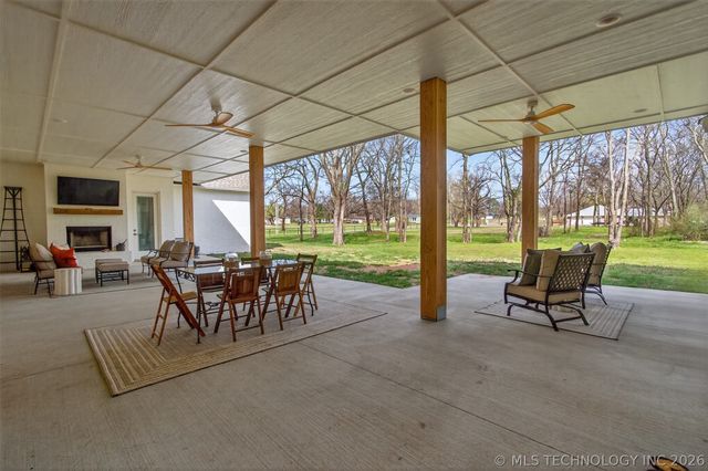 934 N 4389 Lane, Pryor, OK 74361