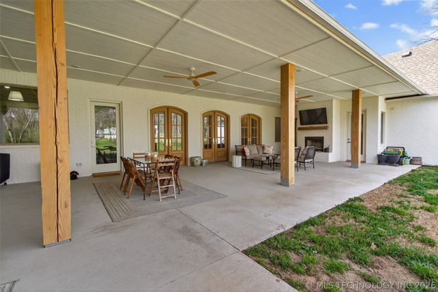 934 N 4389 Lane, Pryor, OK 74361