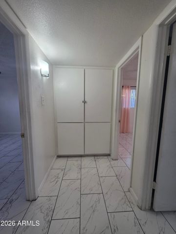 4950 W Stella Lane, Glendale, AZ 85301