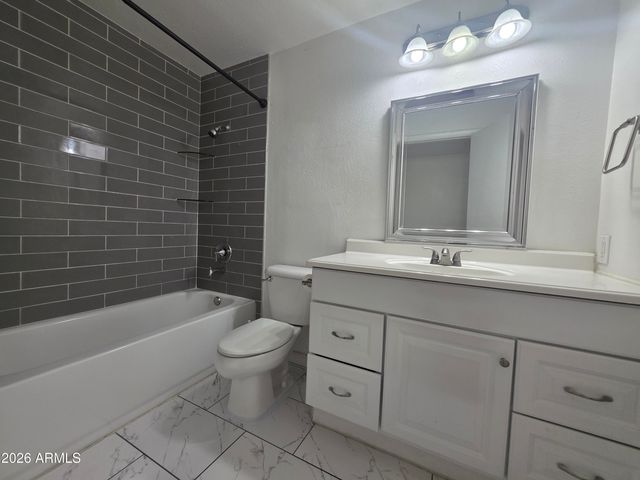 4950 W Stella Lane, Glendale, AZ 85301