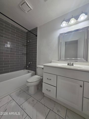 4950 W Stella Lane, Glendale, AZ 85301