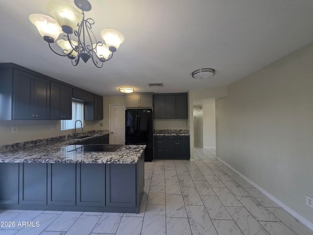 4950 W Stella Lane, Glendale, AZ 85301