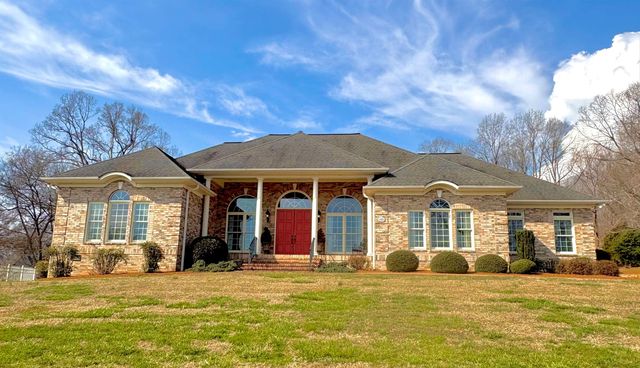 185 Earles Fort Road, Landrum, SC 29356