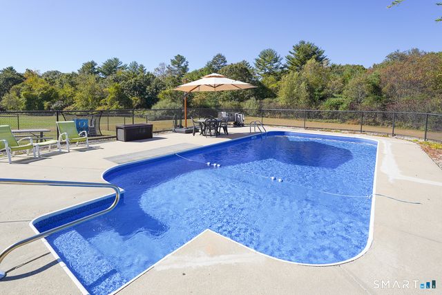 35 Senexet Village Road, Woodstock, CT 06281