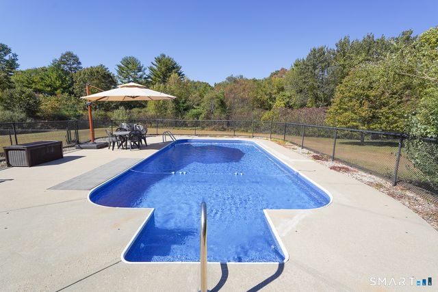 35 Senexet Village Road, Woodstock, CT 06281