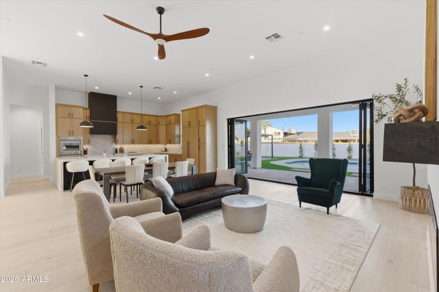 6413 N 82ND Way, Scottsdale, AZ 85250
