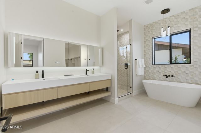 6413 N 82ND Way, Scottsdale, AZ 85250