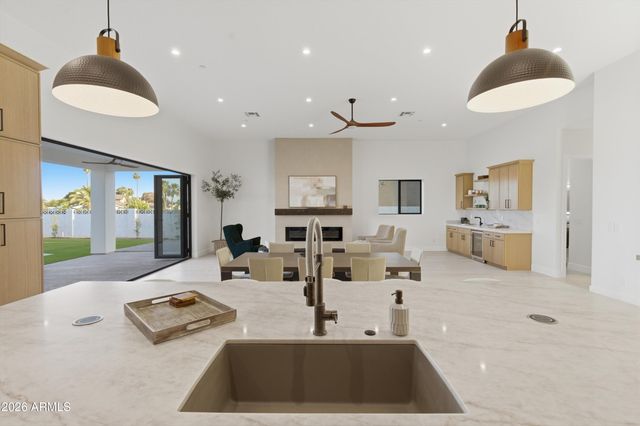 6413 N 82ND Way, Scottsdale, AZ 85250