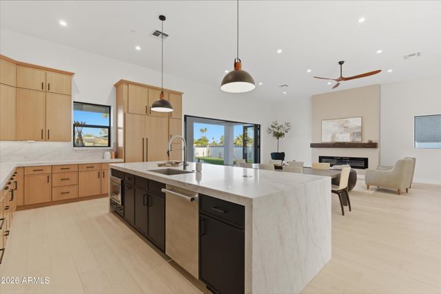 6413 N 82ND Way, Scottsdale, AZ 85250
