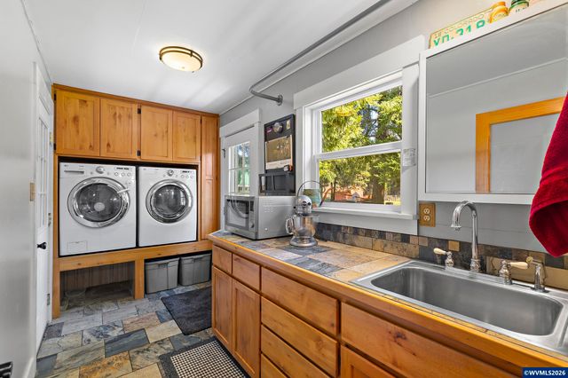 34931 Meridian Rd, Lebanon, OR 97355