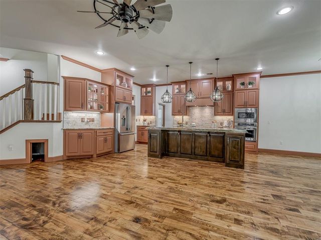6909 W Waterloo Court, Edmond, OK 73025