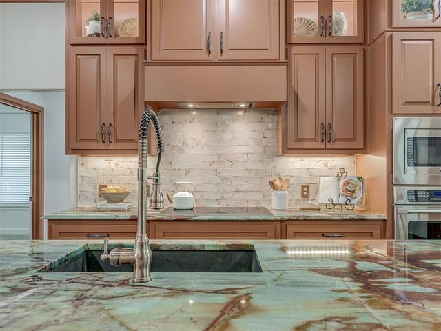 6909 W Waterloo Court, Edmond, OK 73025