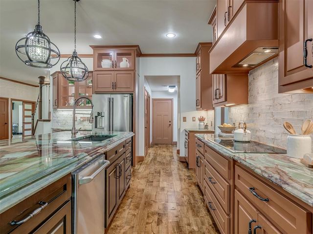 6909 W Waterloo Court, Edmond, OK 73025