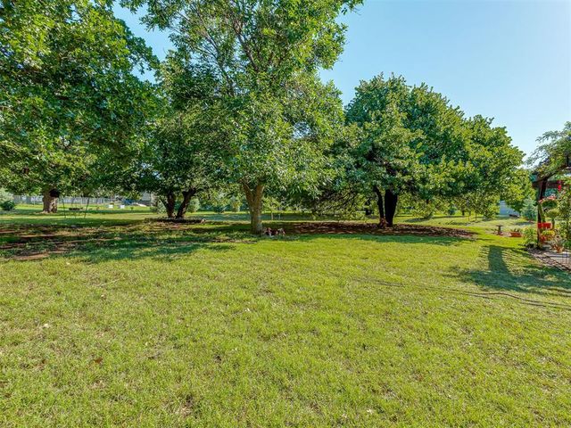 6909 W Waterloo Court, Edmond, OK 73025