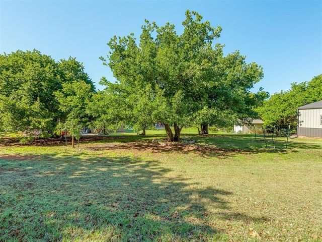 6909 W Waterloo Court, Edmond, OK 73025