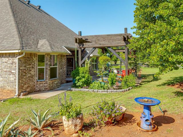 6909 W Waterloo Court, Edmond, OK 73025