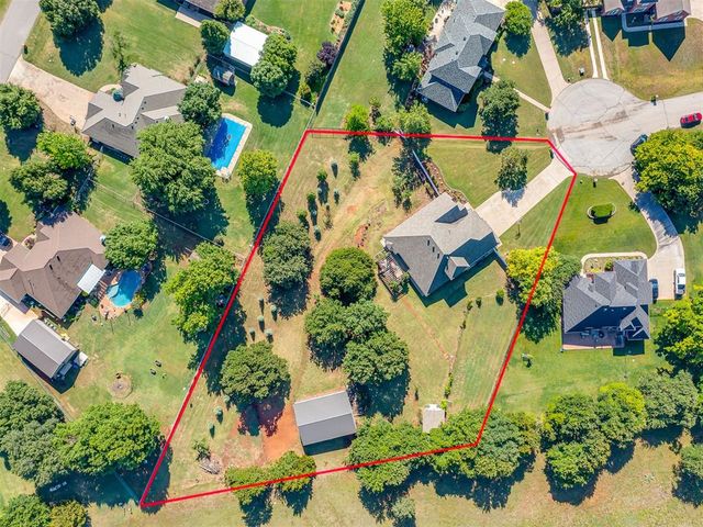 6909 W Waterloo Court, Edmond, OK 73025