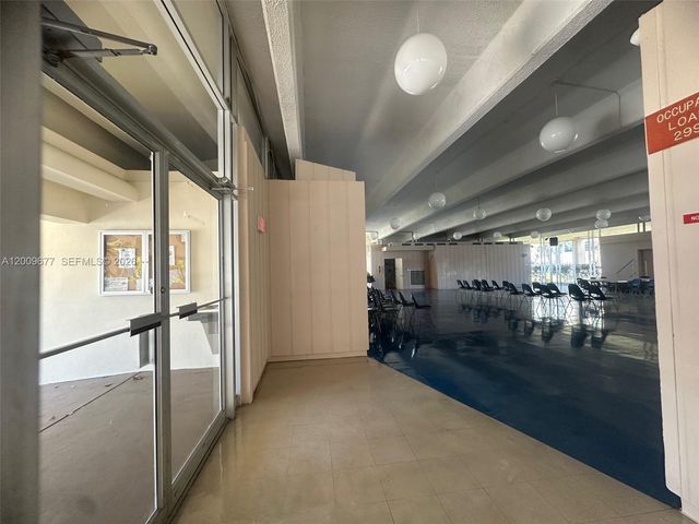 1530 NE 191st St 205, Miami, FL 33179