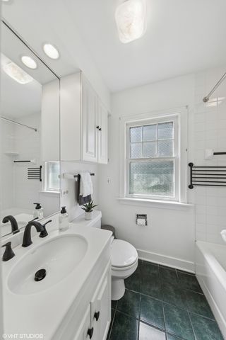 410 Leitch Avenue, La Grange, IL 60525