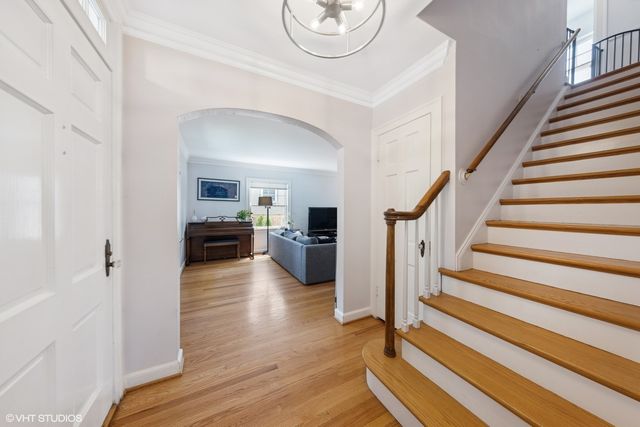 410 Leitch Avenue, La Grange, IL 60525