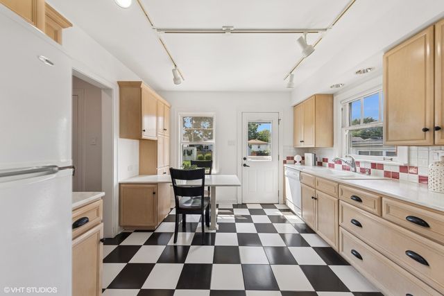 410 Leitch Avenue, La Grange, IL 60525