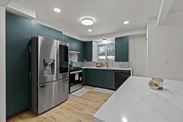 9010 Leverne, Redford, MI 48239