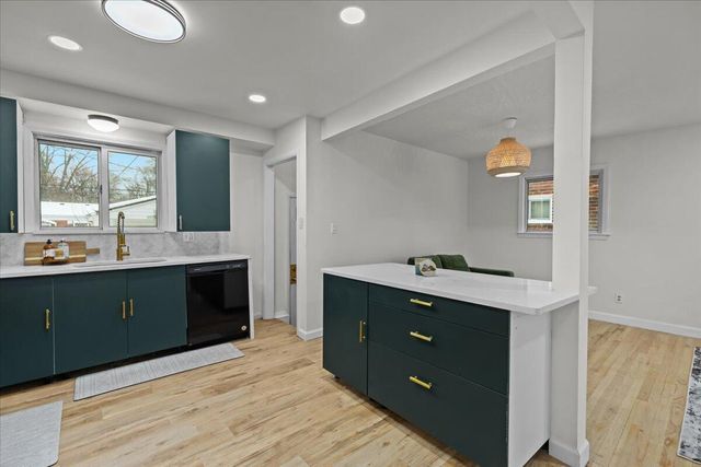 9010 Leverne, Redford, MI 48239