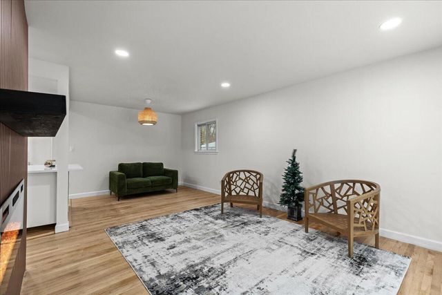 9010 Leverne, Redford, MI 48239