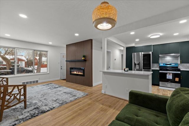 9010 Leverne, Redford, MI 48239