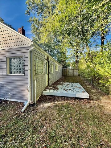 3679 Sanford Avenue, Stow, OH 44224