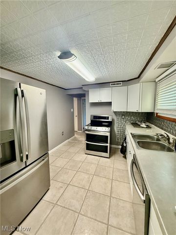 3679 Sanford Avenue, Stow, OH 44224