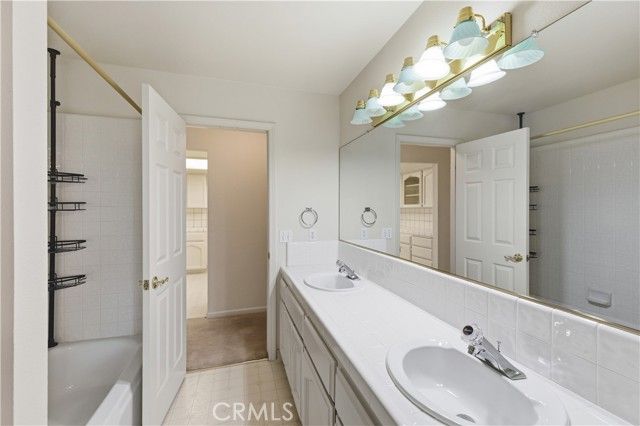 2637 Sandell, Kingsburg, CA 93631