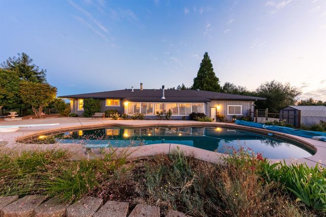 2231 Greenhorn Trl, Cool, CA 95614