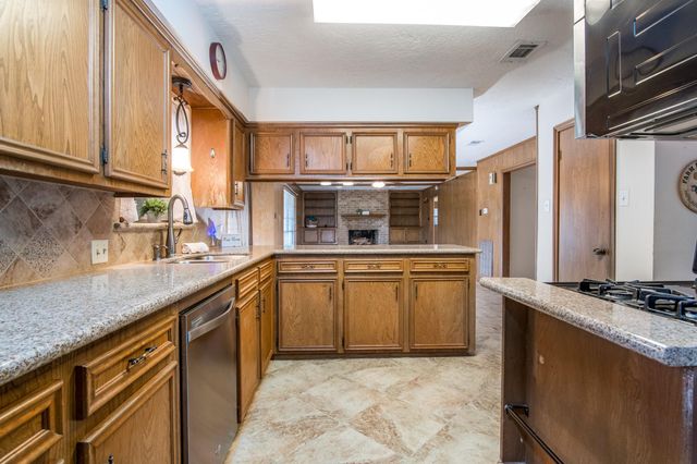 1830 Baker Drive, Tomball, TX 77375