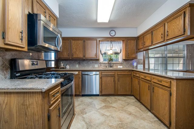 1830 Baker Drive, Tomball, TX 77375